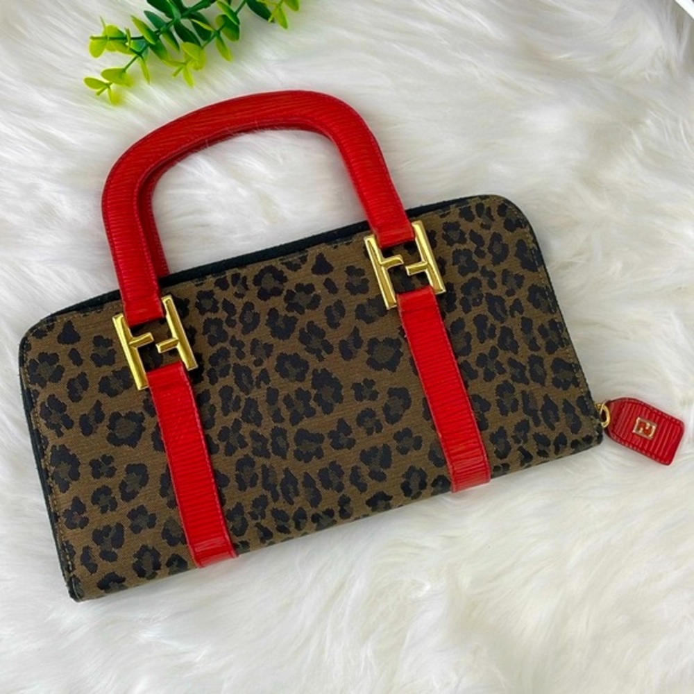💯 AUTHENTIC VINTAGE FENDI LEOPARD WALLET BAG